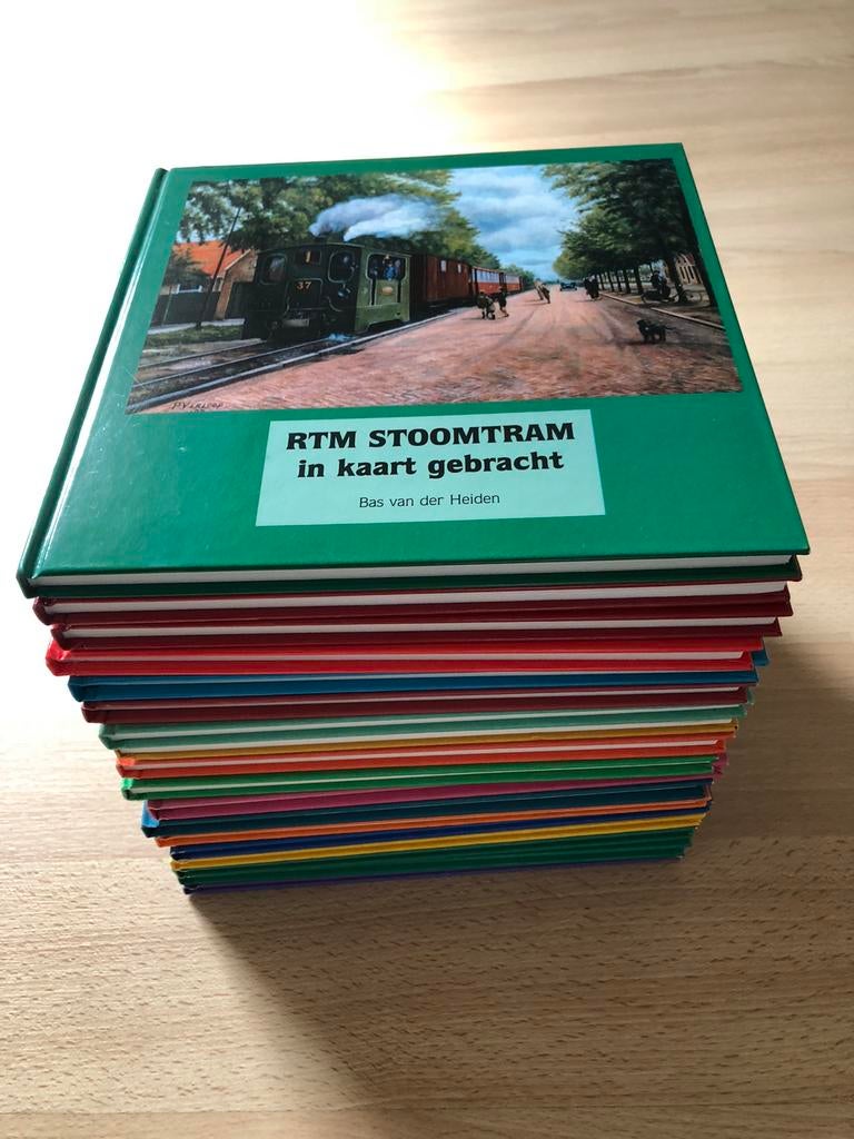 RTM boeken tram en autobussen, Ophalen, Zo goed als nieuw