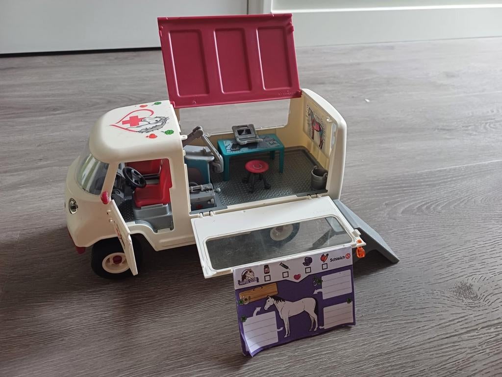 Schleich stal en vele accessoires, Ophalen of Verzenden, Gebruikt, Meisje