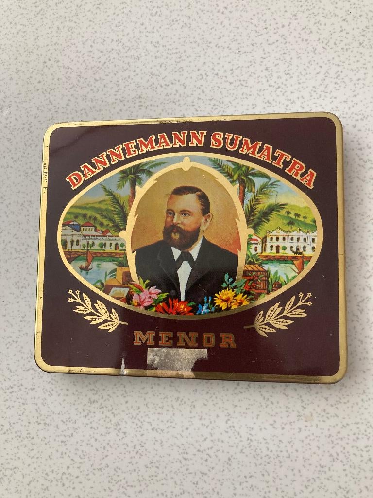 sigarendoosje, Verzamelen, Rookartikelen, Aanstekers en Luciferdoosjes, Ophalen of Verzenden, Gebruikt, Tabaksdoos of Verpakking