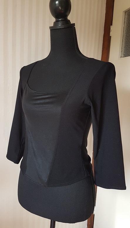 Mooie sexy zwarte Lipstick top met leer / wetlook effect., Kleding | Dames, Tops, Gedragen, Maat 36 (S), Zwart, Lange mouw, Verzenden