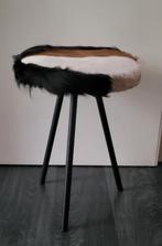 Mooie kruk met geitenleer, Ophalen, Zo goed als nieuw