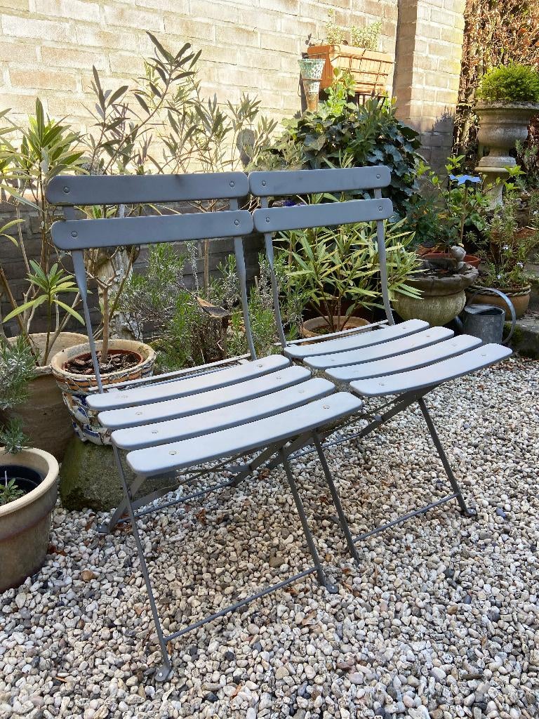 Twee leuke grijze metalen Bistro Stoeltjes/tuinstoelen izgst, Ophalen, Zo goed als nieuw, Metaal, Inklapbaar