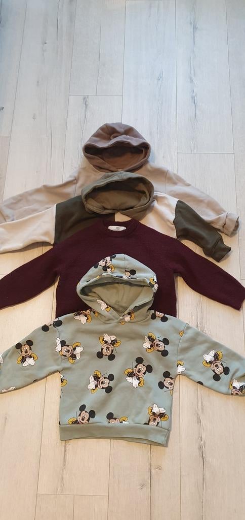 Set van 4 truien en hoodies maat 104 - weinig gedragen, Kinderen en Baby's, Kinderkleding | Maat 104, Ophalen of Verzenden, Zo goed als nieuw