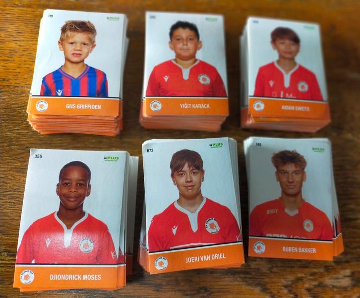 Voetbalplaatjes Plus - Diverse Spelers, Verzamelen, Stickers, Zo goed als nieuw, Sport, Ophalen of Verzenden