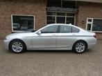 BMW 5-serie 523i High Executive Automaat / Leder / Navi, Auto's, BMW, Achterwielaandrijving, Gebruikt, Zwart, 2000 kg