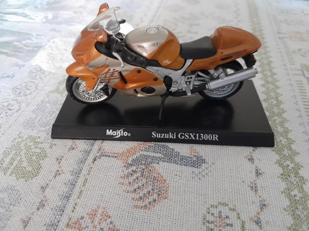Model motorfiets, Hobby en Vrije tijd, Modelbouw | Auto's en Voertuigen, Ophalen of Verzenden, Zo goed als nieuw, Overige typen