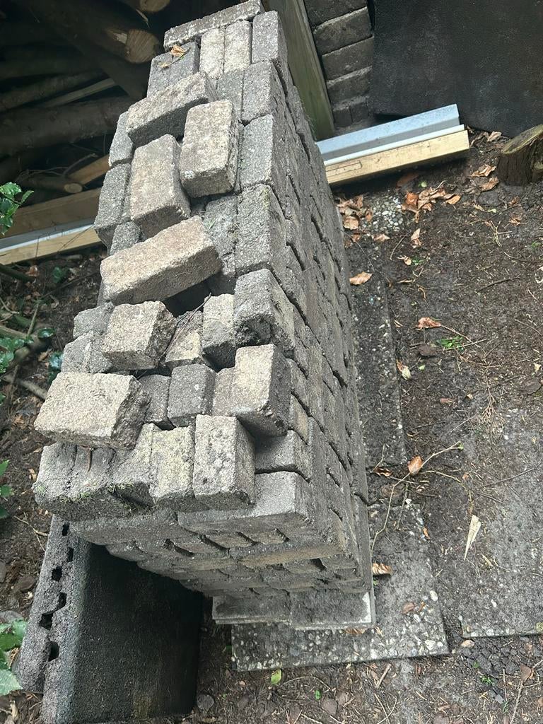 Tegeltjes/klinkers ongeveer 250 stuks, Tuin en Terras, Ophalen, Gebruikt, Klinkers, 5 tot 10 m²