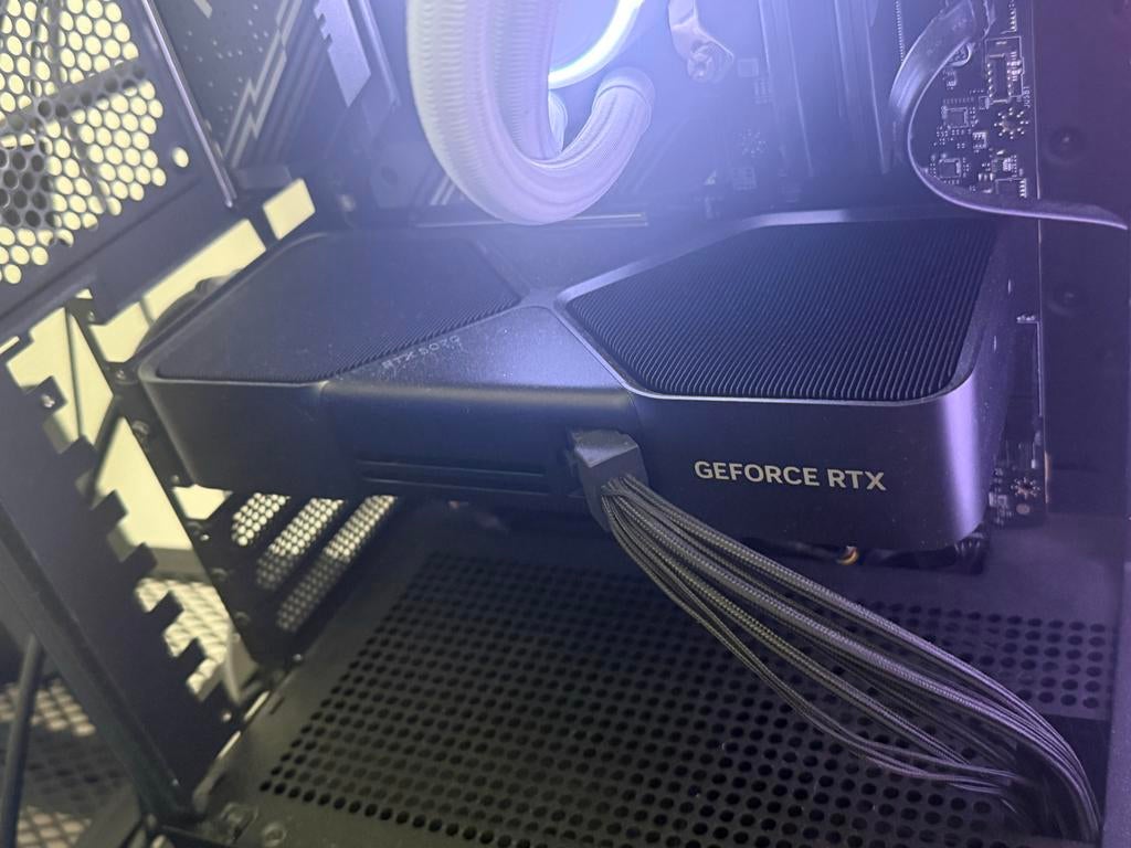 NVIDIA GeForce RTX 5070 Founders Edition (12GB GDDR7), Computers en Software, Videokaarten, Zo goed als nieuw, Nvidia, PCI-Express 5.0