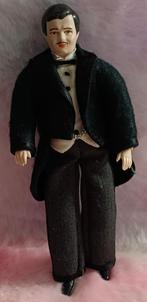 Poppenhuis popje, Ophalen of Verzenden, Poppenhuis