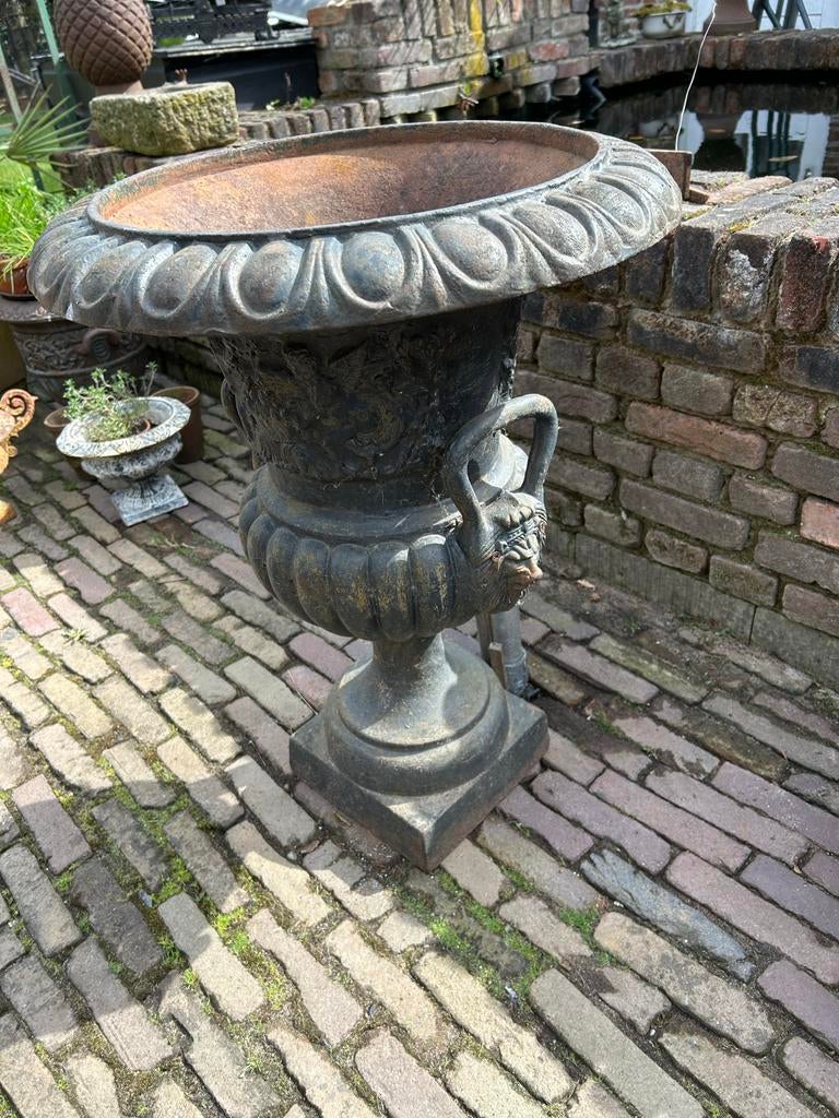 Gietijzeren Vaas - Klassiek en Robuust, Antiek en Kunst, Ophalen