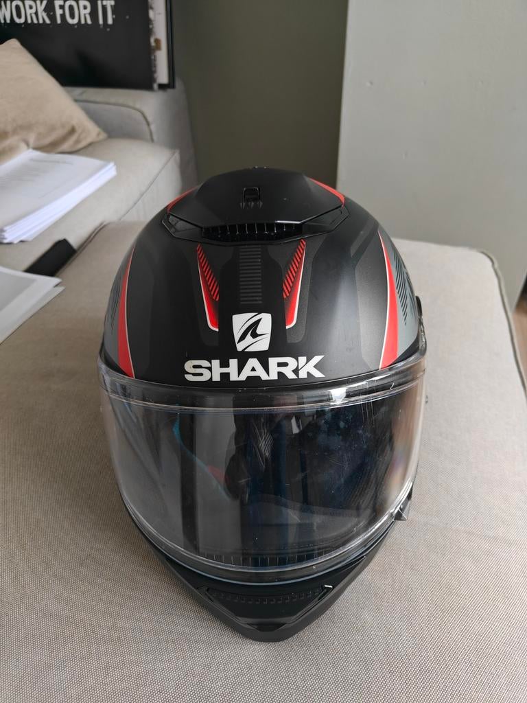 Gebruikte Shark integraalhelm - 8 jaar oud, Motoren, M, Heren, Shark, Ophalen of Verzenden