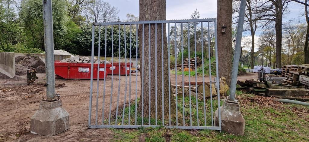 Ijzeren gegalvaniseerd Heras hekwerk, poort, doorrijpoort, Ophalen, Met poort, Gebruikt, Spijlenhekwerk