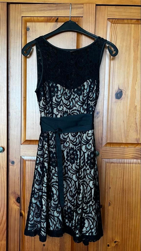 Feestelijke zwart-witte jurk Steps, maat 42, Zwart, Maat 42/44 (L), Ophalen of Verzenden, Zo goed als nieuw