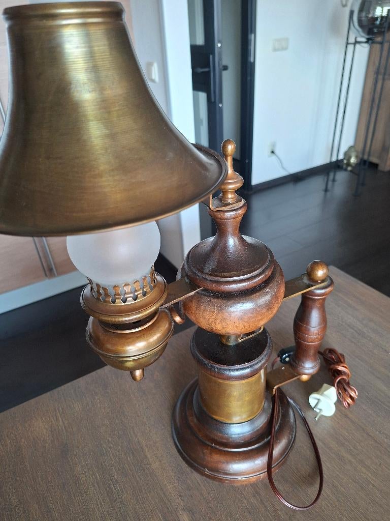 Antieke tafellamp, Huis en Inrichting, Ophalen of Verzenden, Zo goed als nieuw, Klassiek, 50 tot 75 cm