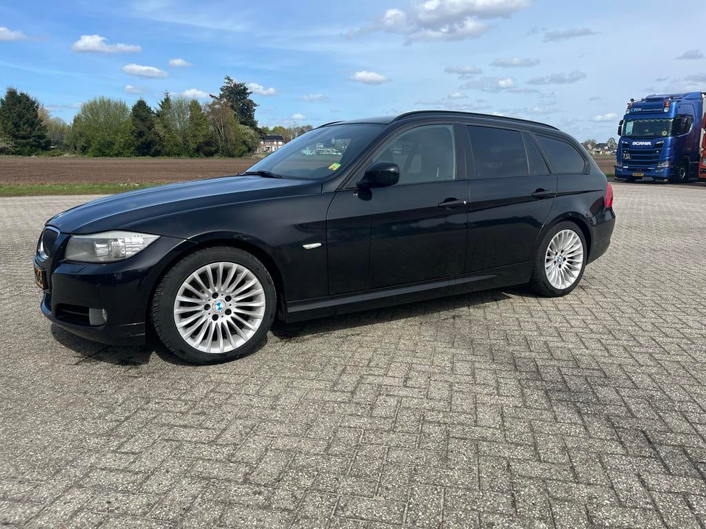 BMW 3-Serie 2.0 D 320 Touring 2011 Zwart, Auto's, BMW, Achterwielaandrijving, 1995 cc, 4 cilinders, Origineel Nederlands