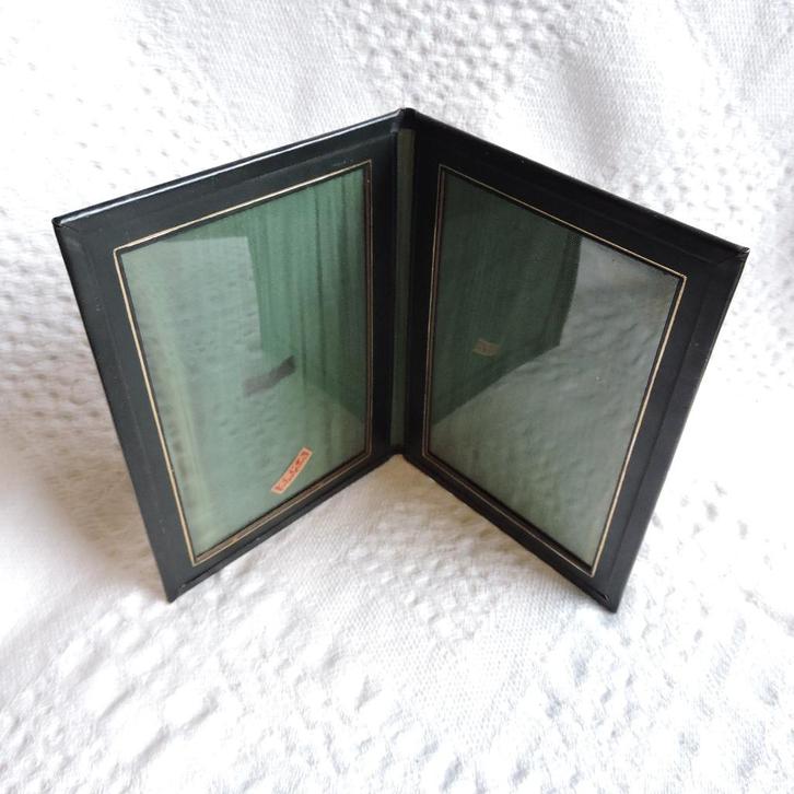 Retro inklapbaar fotolijstje leer ZEKA wettig gedep., Verzamelen, Retro, Huis en Inrichting, Ophalen of Verzenden