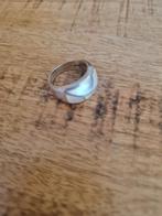 Antieke zilveren ring met parelmoer. Maat 18,5., Ophalen of Verzenden, Zilver, Ring, Met edelsteen