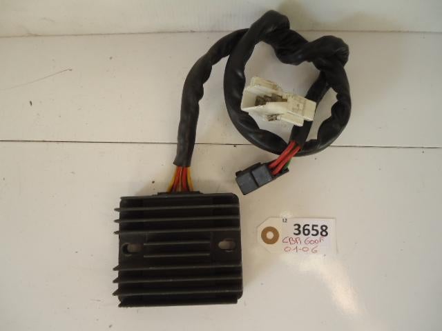 CBR600F 2001 - 2006 Honda Spanningsregelaar D1-22387