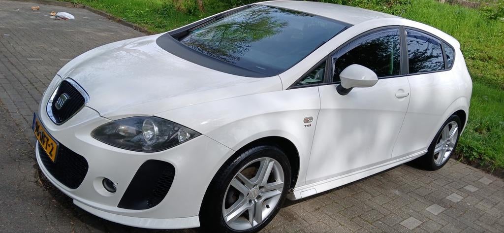 Seat Leon 1.2 TSI  2010, Auto's, Seat, Voorwielaandrijving, 4 cilinders, Leon, Wit