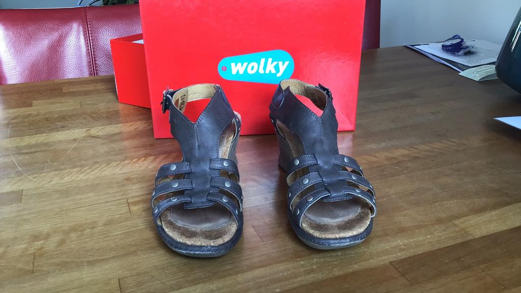 Grijze Wolky sandalen maat 39, Ophalen, Sandalen of Muiltjes, Grijs, Gedragen