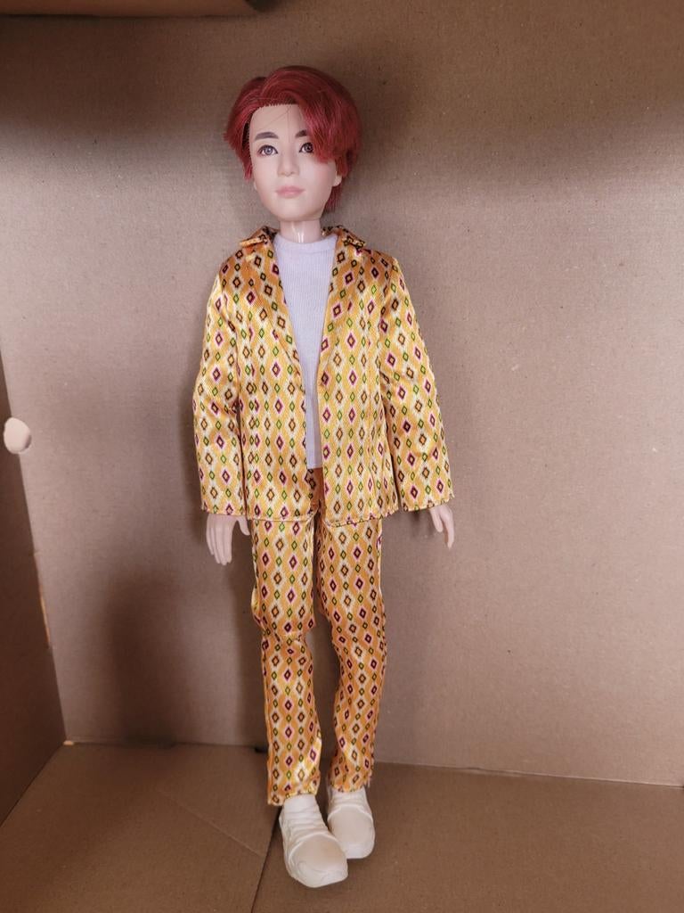 Mannelijke pop met rood haar en pak, Ophalen of Verzenden