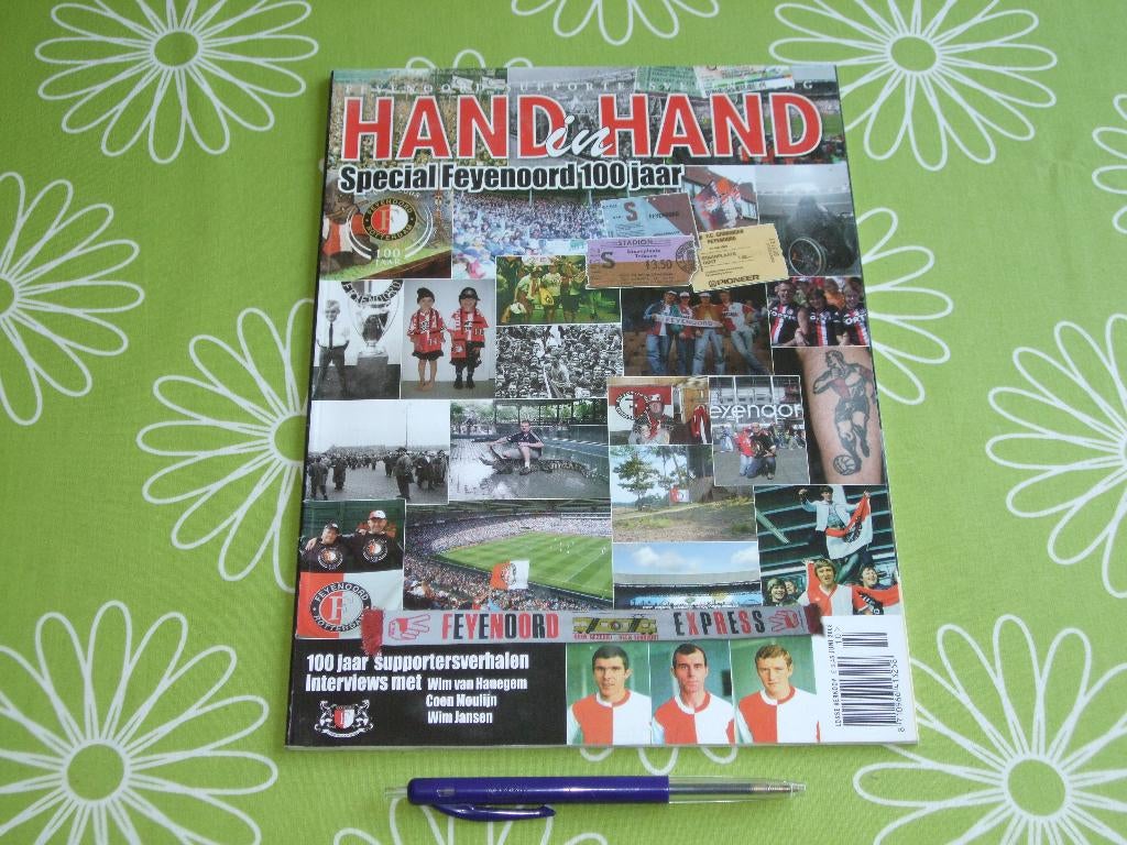 Hand in hand - Feyenoord special 100 jaar, Verzamelen, Ophalen of Verzenden, Zo goed als nieuw, Feyenoord, Boek of Tijdschrift