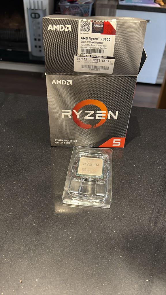 AMD Ryzen 5 3600 CPU met ongebruikte stock cooler, Ophalen of Verzenden, Gebruikt, 6-core, 3 tot 4 Ghz