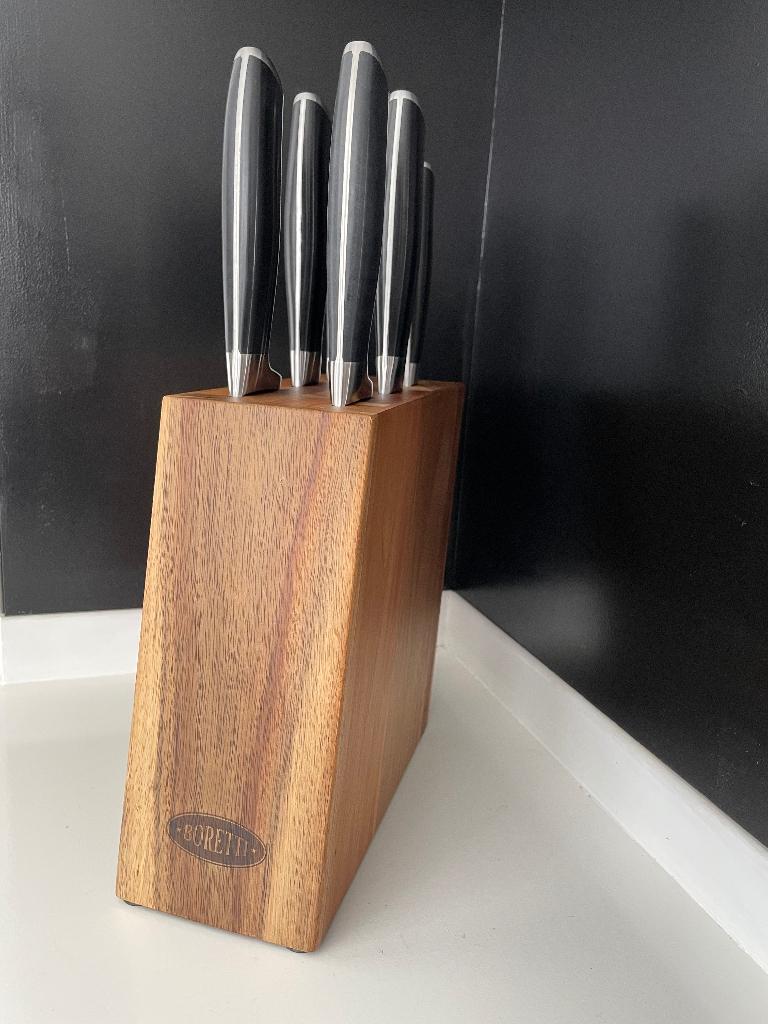 Boretti messenblok acasiahout inclusief 6 messen nieuw, Overige typen, Hout, Nieuw, Ophalen of Verzenden