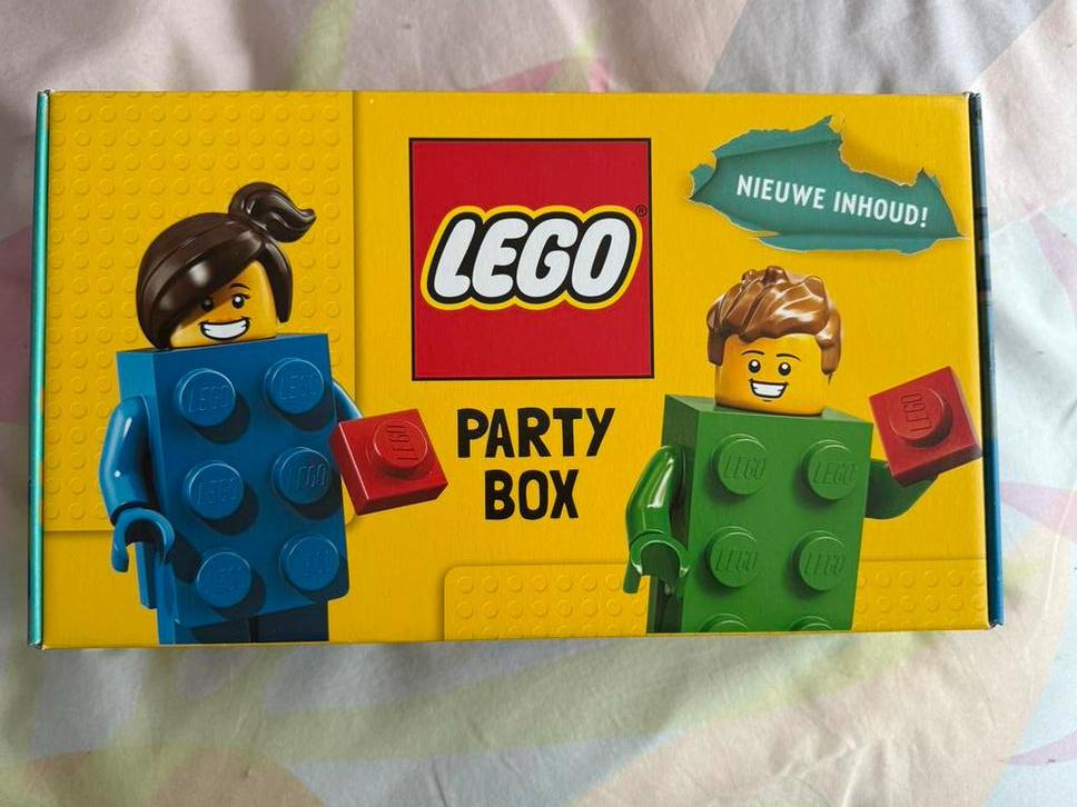 Lego Partybox 01-02-2021 Edition ~ Exclusive for Intertoys, Ophalen
