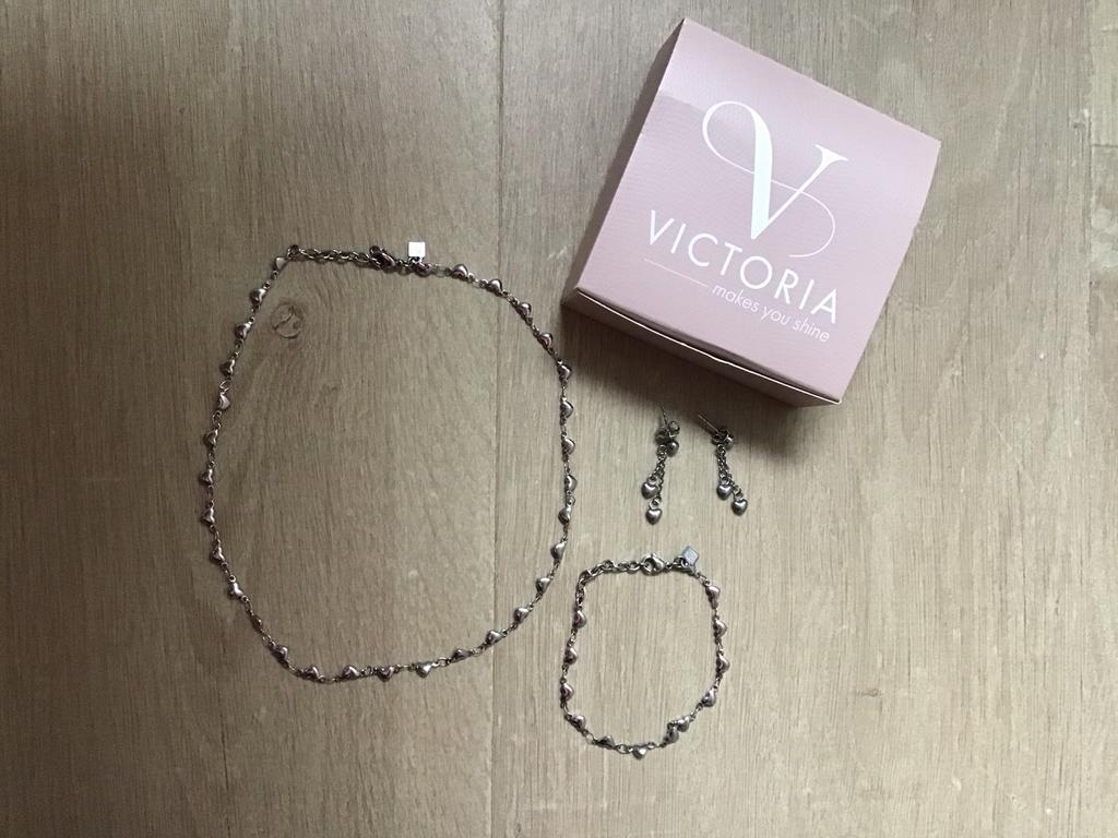 Victoria setje; ketting, armband, oorbellen, stainless steel, Ophalen, Zo goed als nieuw, Zilver, Overige materialen