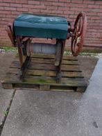 Antieke handlier met slinger werkend, Ophalen, Gebruikt, Handmatig