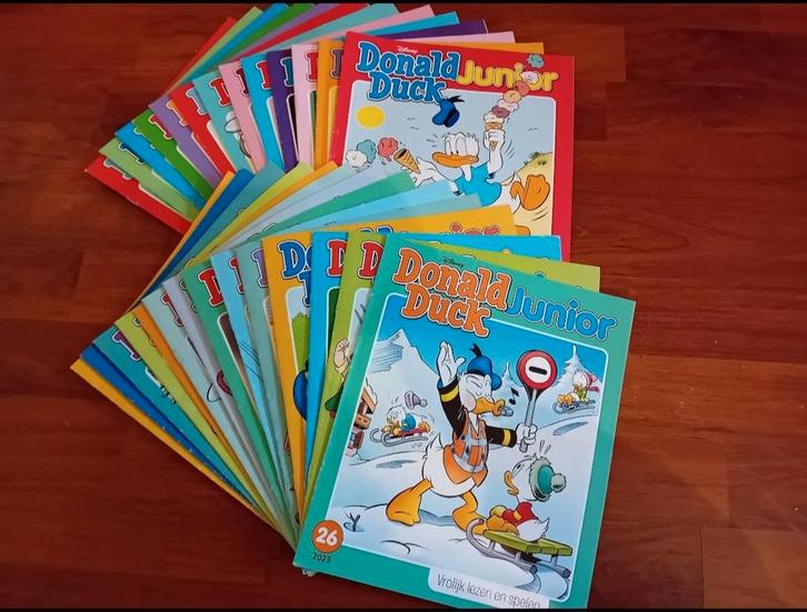 26 donald duck junior GEEN puzzels en spellen gemaakt!, Boeken, Stripboeken, Zo goed als nieuw, Complete serie of reeks, Ophalen of Verzenden