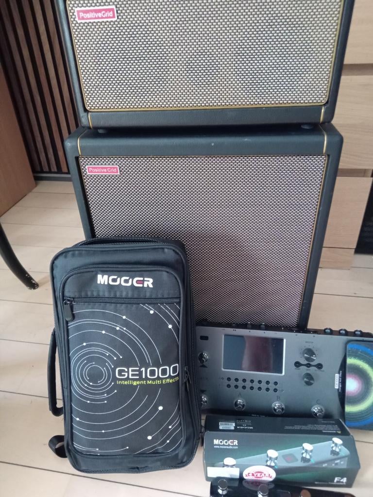 Positive Grid Spark 40W plus cab 140W plus pedalen compleet, Ophalen, Zo goed als nieuw, 100 watt of meer