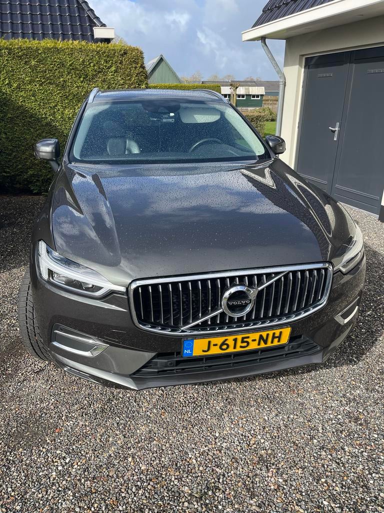 Volvo XC60 B5 250pk Geartronic Mild Hybrid 2020 Grijs, Auto's, 4 cilinders, 1969 cc, Origineel Nederlands, XC60