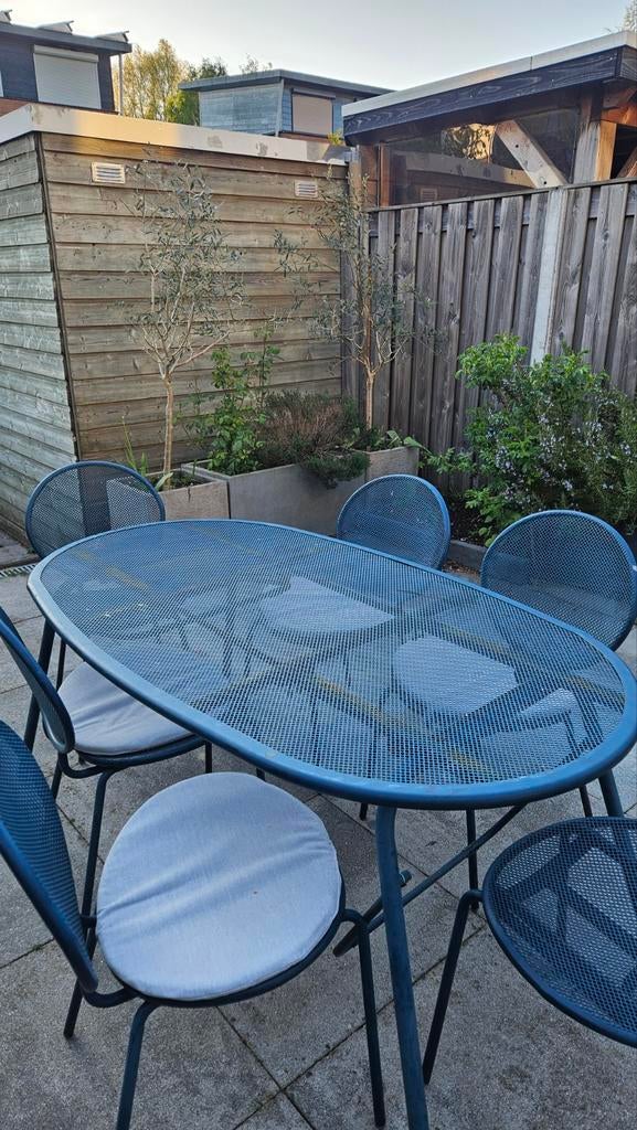 Tuinset: Blauwe metalen tafel met 6 stoelen, Overige materialen, Gebruikt, 6 zitplaatsen, Ophalen of Verzenden