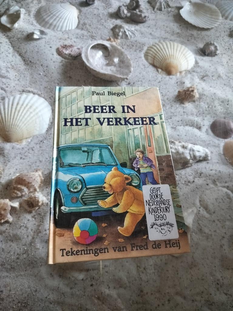 Paul Biegel - Beer in het verkeer, Boeken, Ophalen of Verzenden, Gelezen