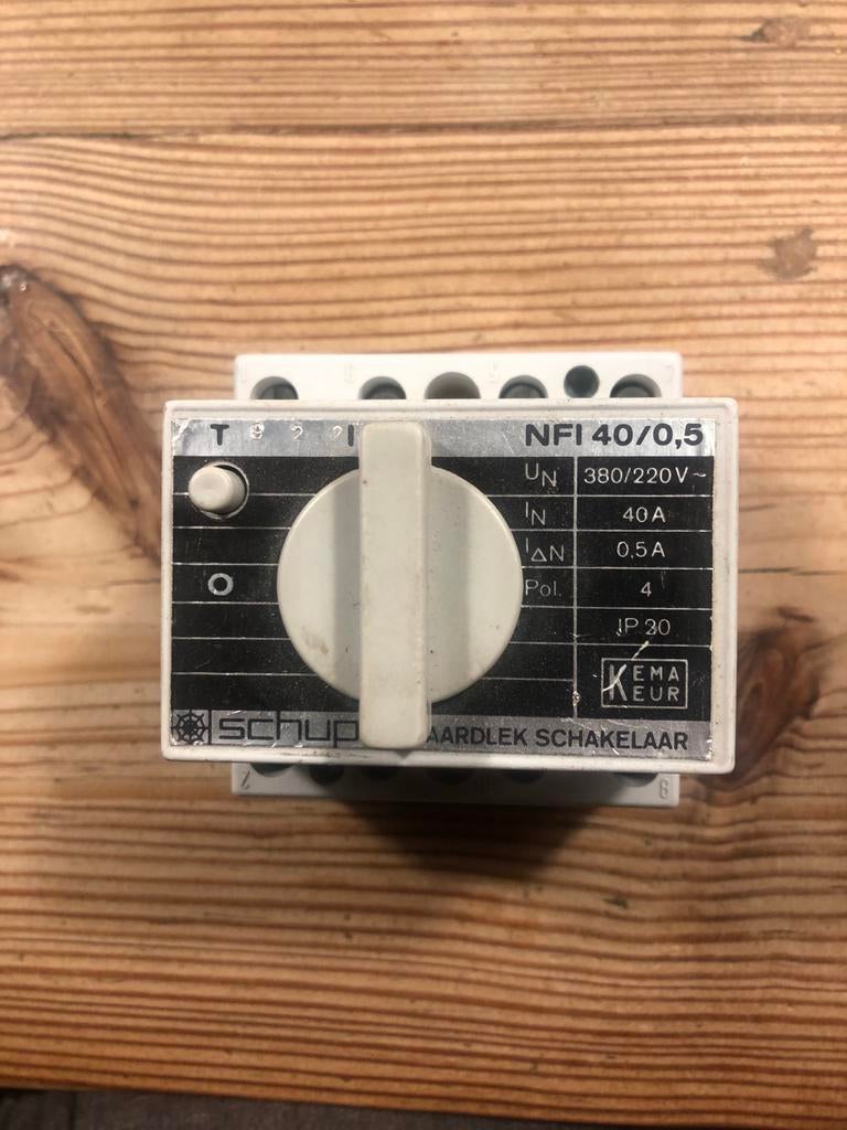 Schupa NFI 40/0,5 Aardlekschakelaar 40A 0.5A 4-polig, Doe-het-zelf en Verbouw, Elektra en Kabels, Ophalen of Verzenden, Gebruikt