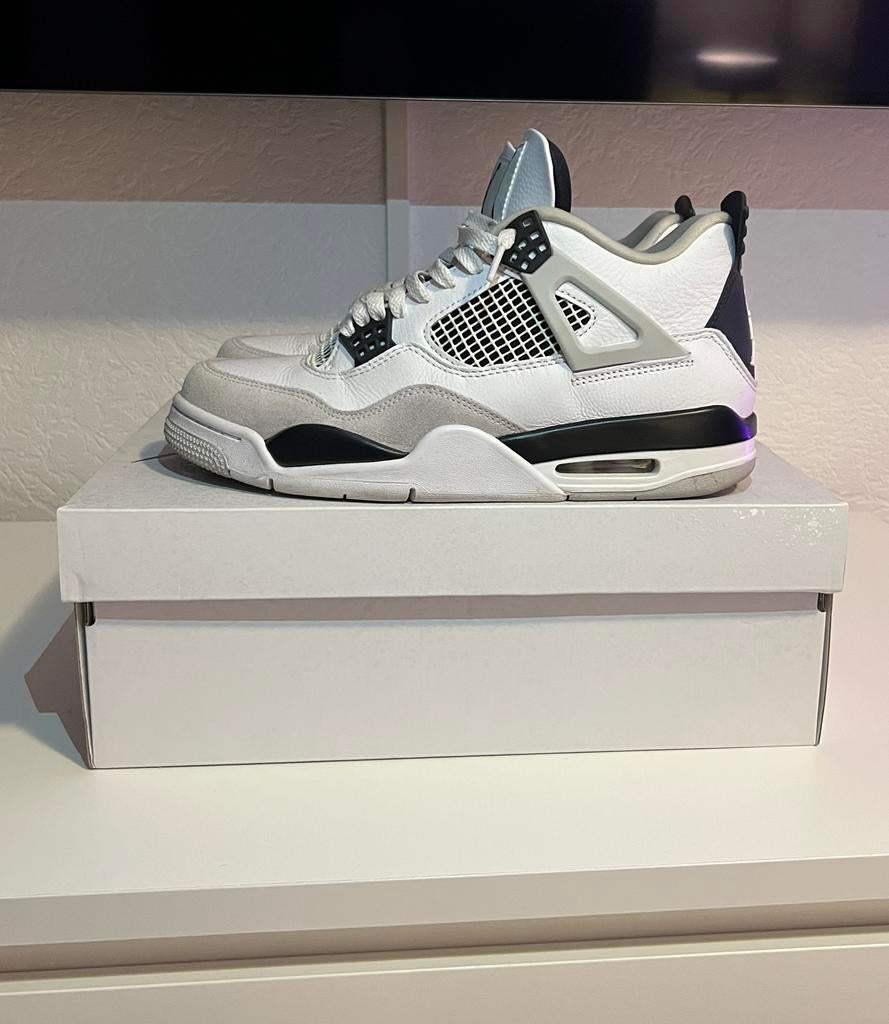 Air Jordan 4 "Military Black", Wit, Ophalen of Verzenden, Sneakers of Gympen, Zo goed als nieuw
