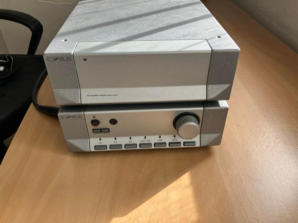 Cyrus versterker + radio, Ophalen of Verzenden, Gebruikt, Radio
