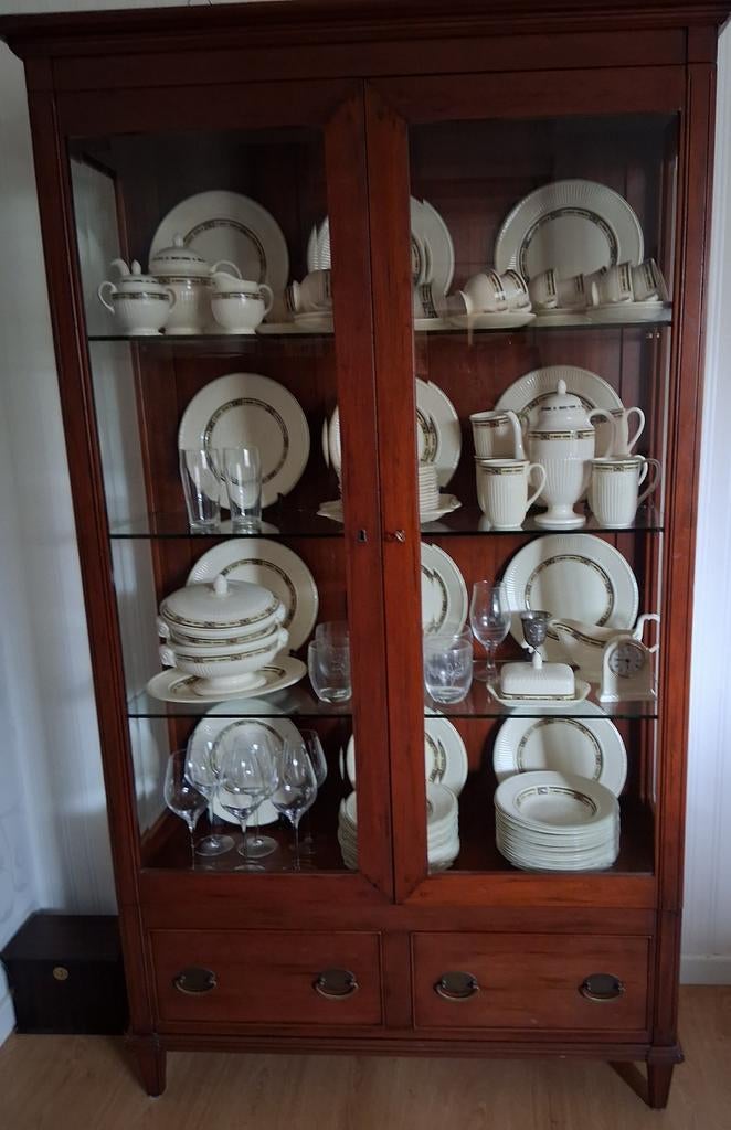 Kersenhouten vitrinekast, Ophalen, 25 tot 50 cm, 150 tot 200 cm
