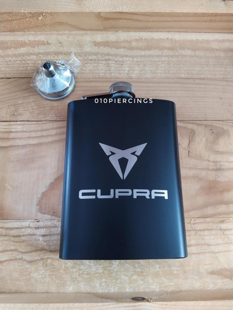 Nieuwe zwarte heupfles met gegraveerd logo. Cupra., Ophalen of Verzenden, Nieuw, Auto's