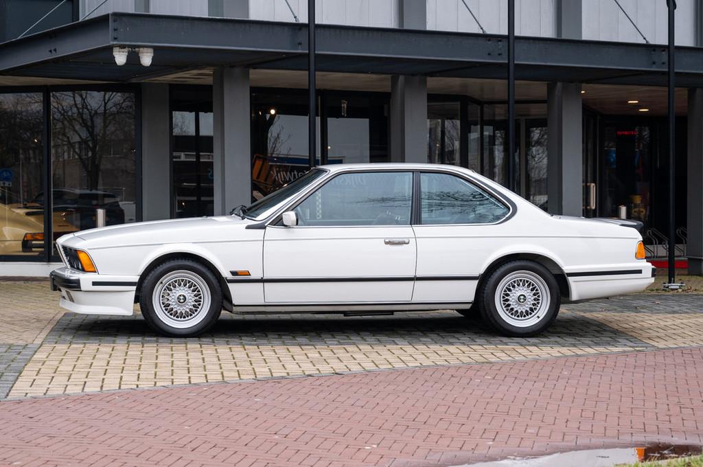 BMW 6 Serie M635 CSI (bj 1988), Auto's, Zwart, 4 stoelen, Wit, Bedrijf
