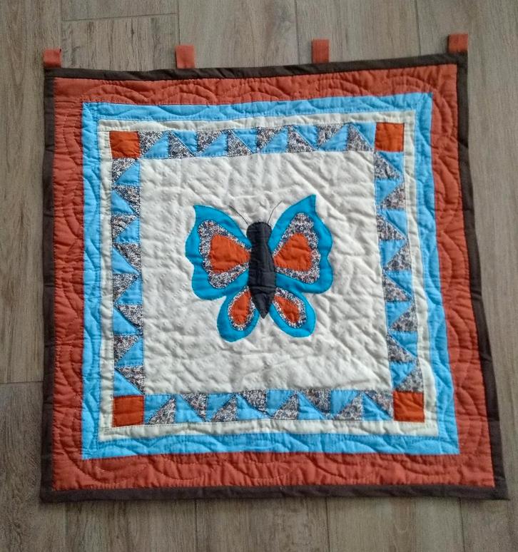 Vintage handmade QUILT applicatie vlinder. 70 x 70 cm (Q4), Huis en Inrichting, Woonaccessoires | Wanddecoraties, Gebruikt, Ophalen of Verzenden
