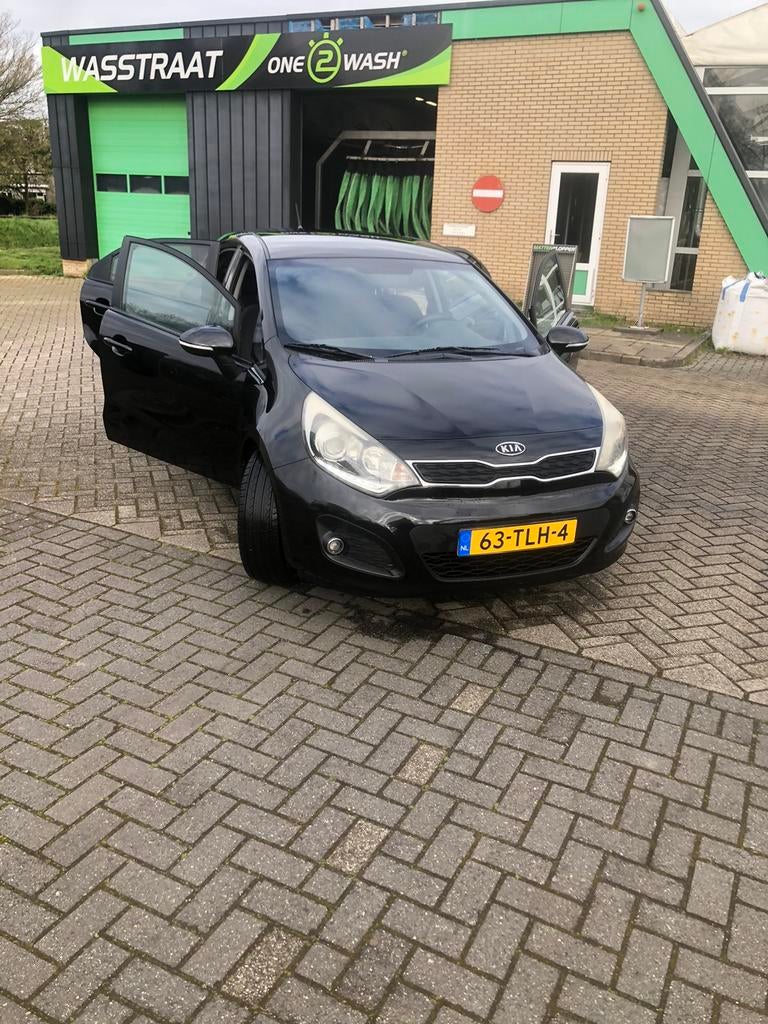 Kia Rio 1.2 I 5DRS 2012 Zwart, Auto's, 450 kg, 40 €/maand, 4 cilinders, Zwart