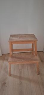 Houten krukje met twee treden, Huis en Inrichting, Krukjes, Ophalen, Gebruikt, Hout