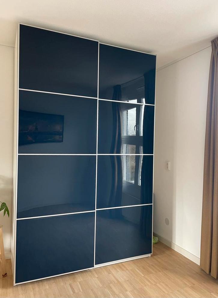 PAX kledingkast met hoogglans blauwe schuifdeuren, Huis en Inrichting, Kasten | Kledingkasten, Zo goed als nieuw, 200 cm of meer