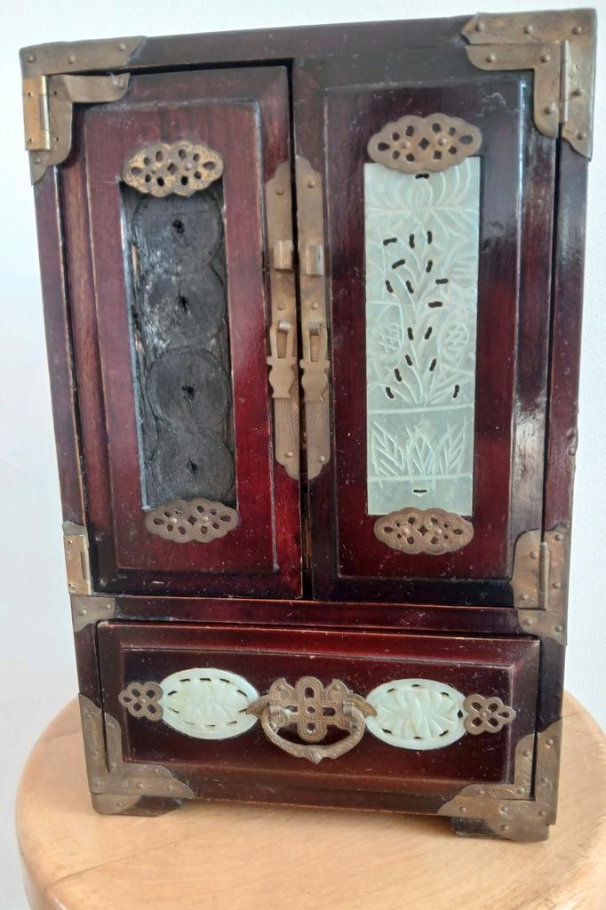 Chinees sierradenkastje met Inleg., Antiek en Kunst, Antiek | Woonaccessoires, Ophalen of Verzenden