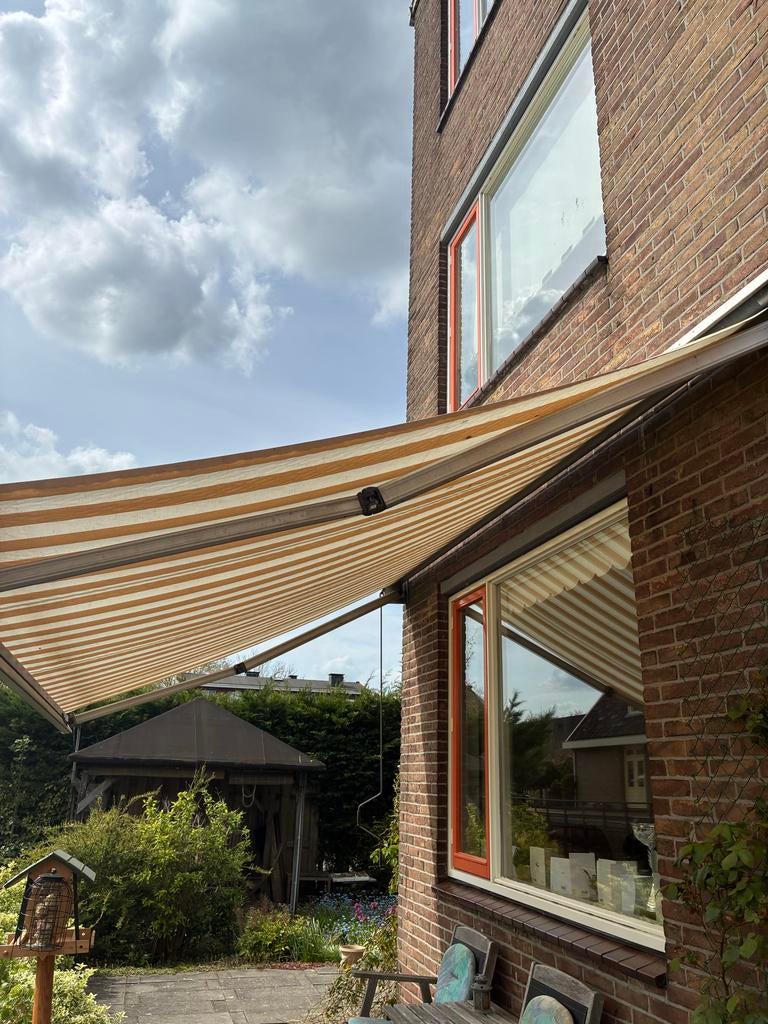 Knikarm zonnescherm 4m breed, 2.30m diep - Goede staat, Tuin en Terras, Zonneschermen, Ophalen, Gebruikt, 150 tot 300 cm, 250 cm tot 450 cm