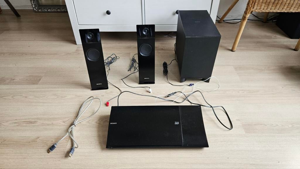 Mooie Sony BDV NF620 blu-ray 2.1 home cinema set, Ophalen, 2.1-systeem, Blu-ray-speler, 70 watt of meer