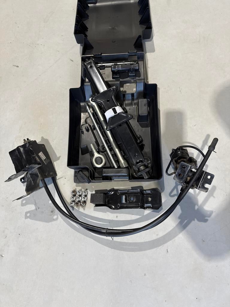 Originele reservewiel ophanging + krikset Fiat Ducato, Ophalen of Verzenden, Gebruikt, Fiat